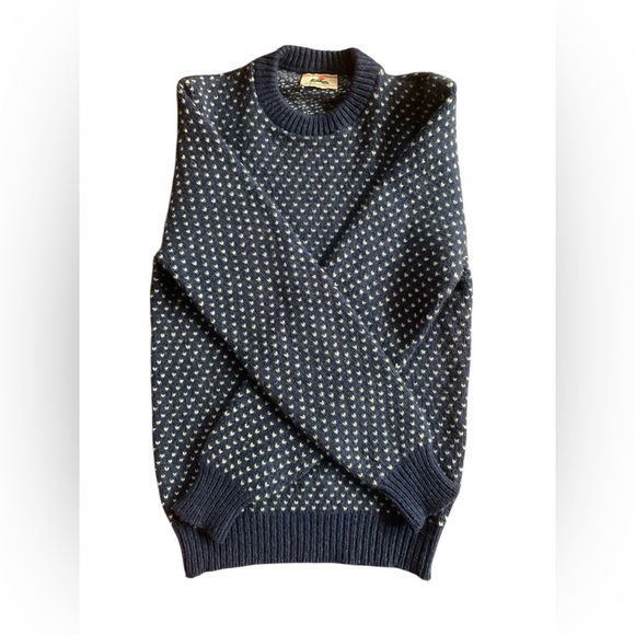 Sweaters - Vintage EMS Ski Sweater m-l